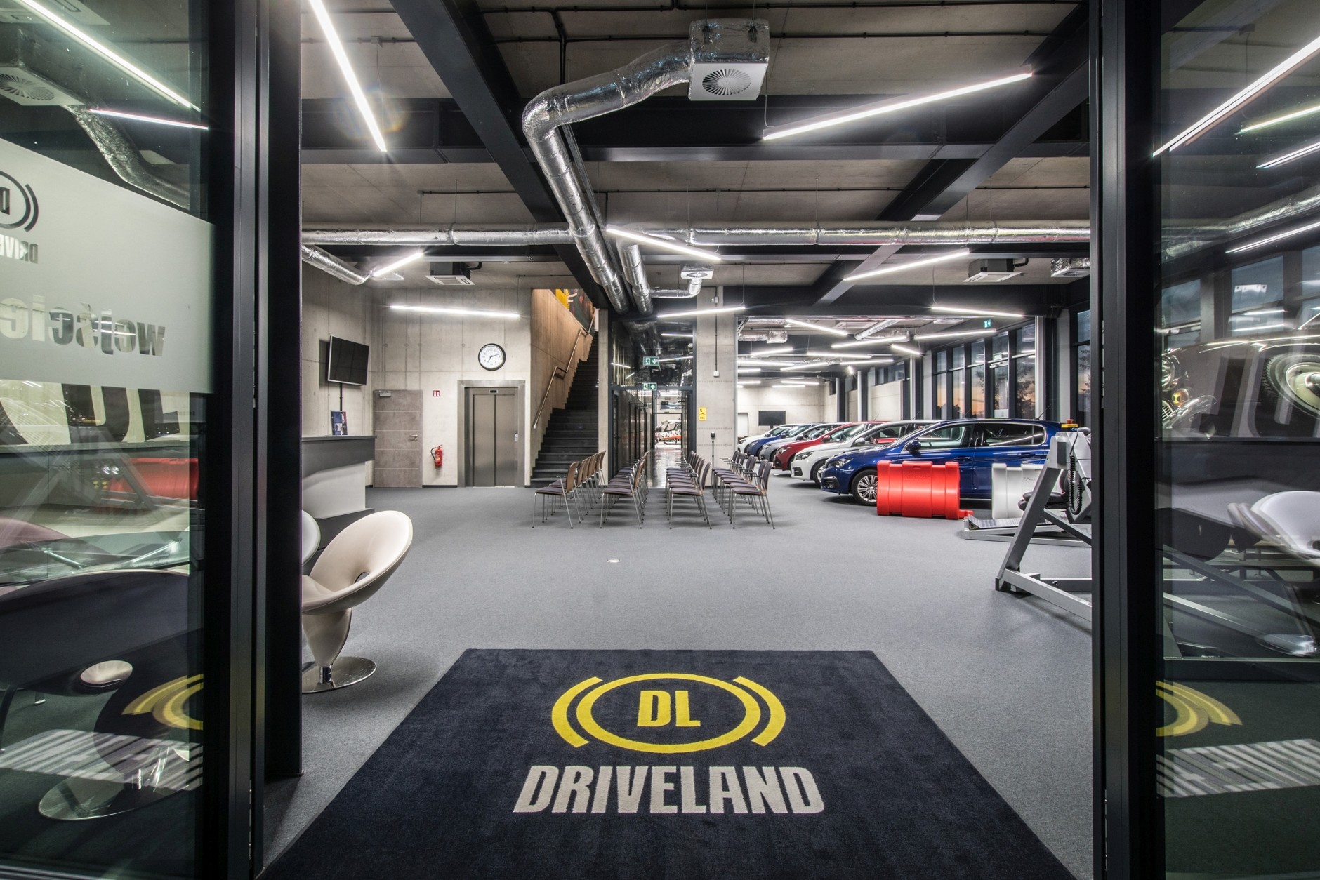 Ośrodek doskonalenia techniki jazdy Driveland w gminie Radziejowice