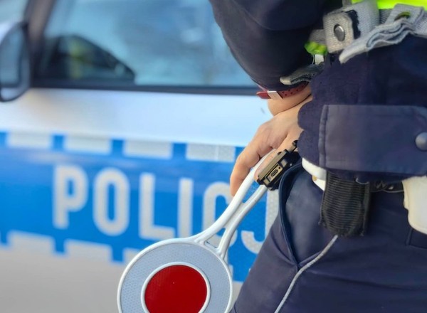 Blisko trzykrotnie przekroczył prędkość. Policjanci srogo go ukarali