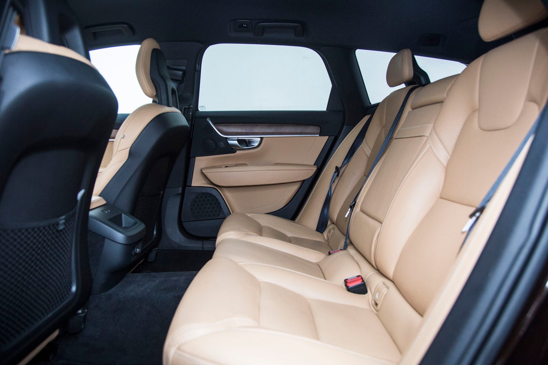 Volvo V90 D5 AWD - pięć metrów dobrego stylu