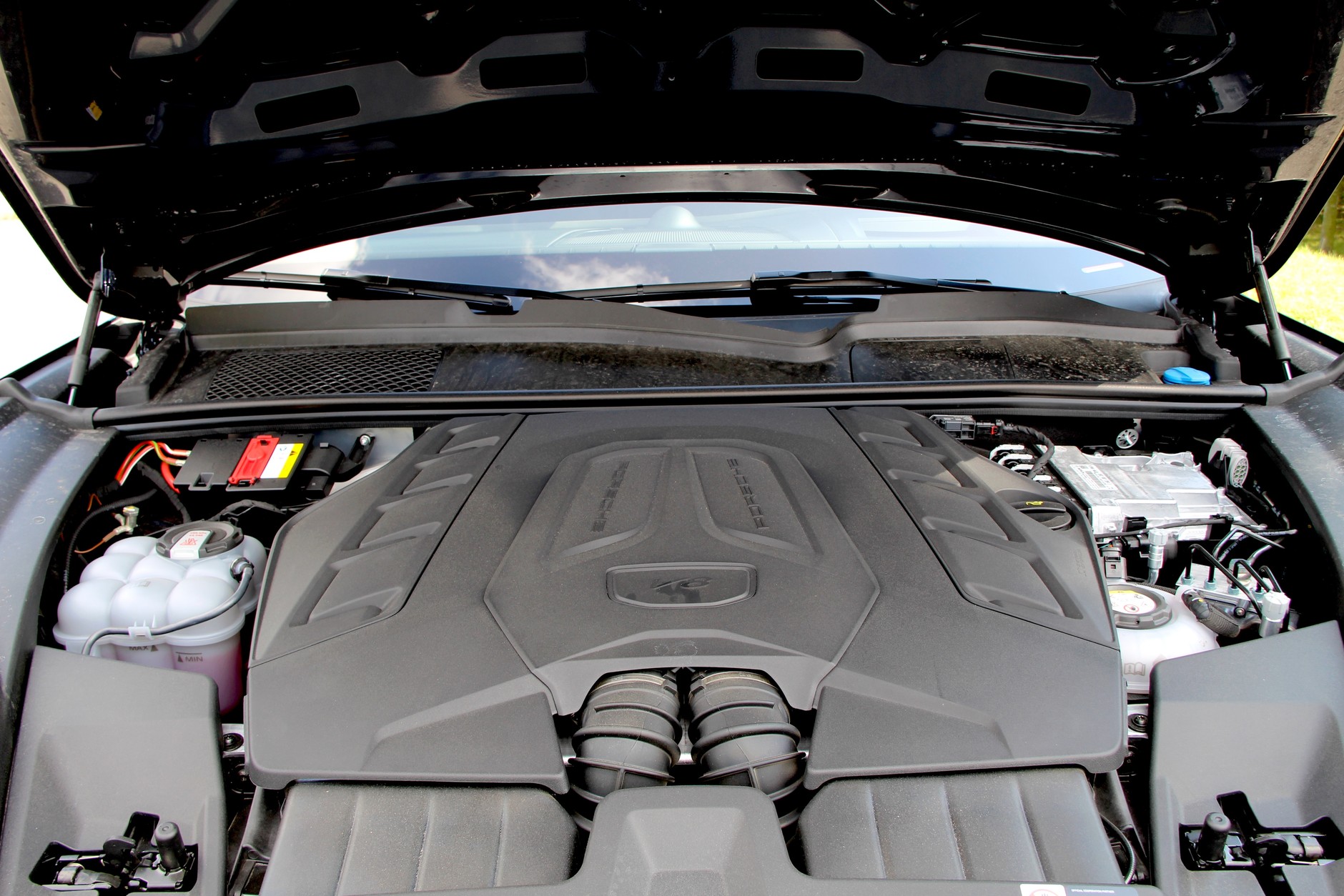 Porsche Cayenne Turbo E-Hybrid Coupe z pakietem GT