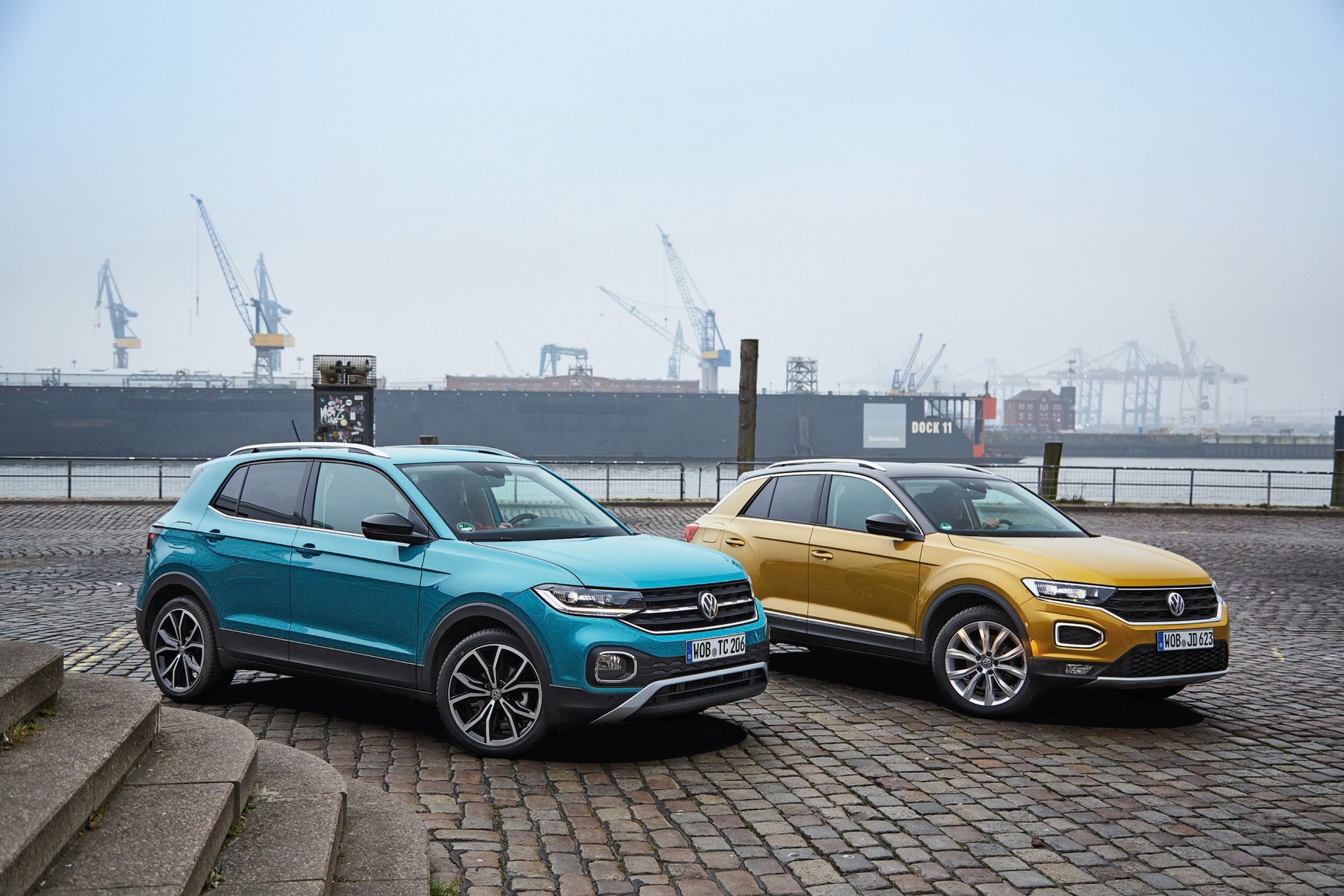 Porównanie 4 par SUV-ów: Mazda, Mitsubishi, Jeep i Volkswagen.