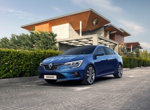 Renault Megane GrandCoupe wróciło. Kusi jeszcze lepszym wyposażeniem i atrakcyjną ceną