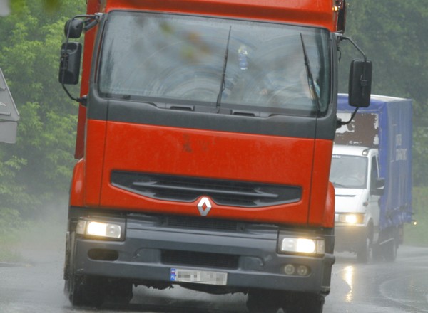 Koronawirus zabójczy dla polskiego transportu - o 40 proc. mniej kursów