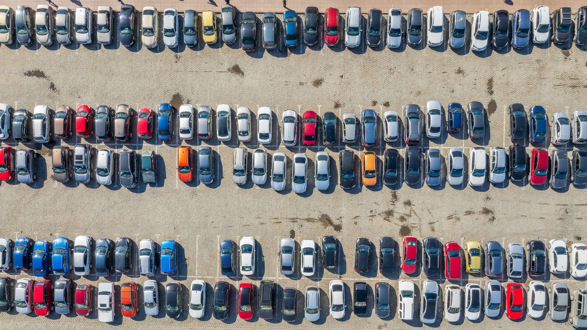 Parking samochodowy (zdjęcie ilustracyjne)