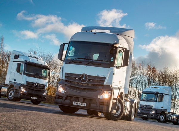 Policja w nieoznakowanych ciężarówkach