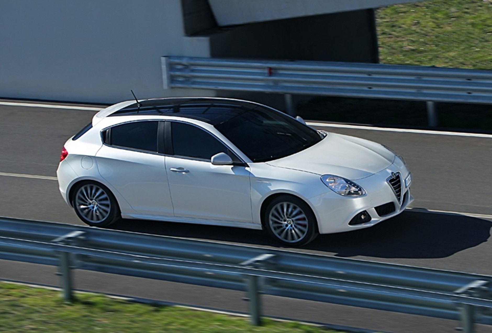 Alfa Romeo Giulietta – z pięknem trzeba obcować