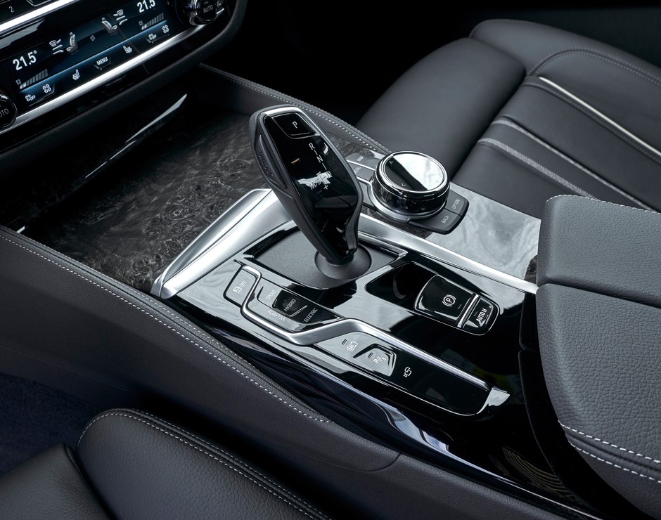 BMW Serii 5 7 generacja 2020 rok limuzyna