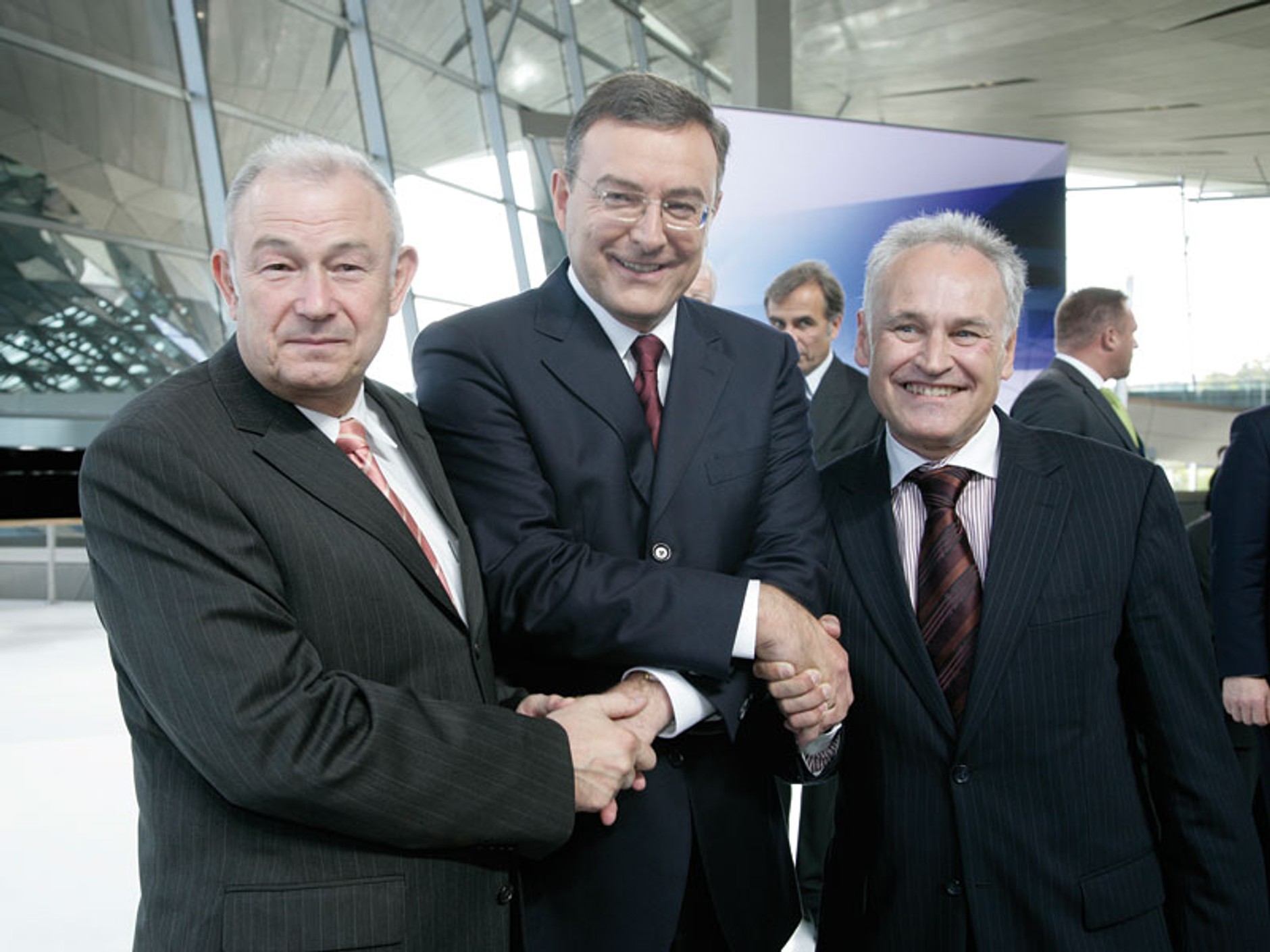 BMW: Świat szachownicy i najwspanialszych maszyn