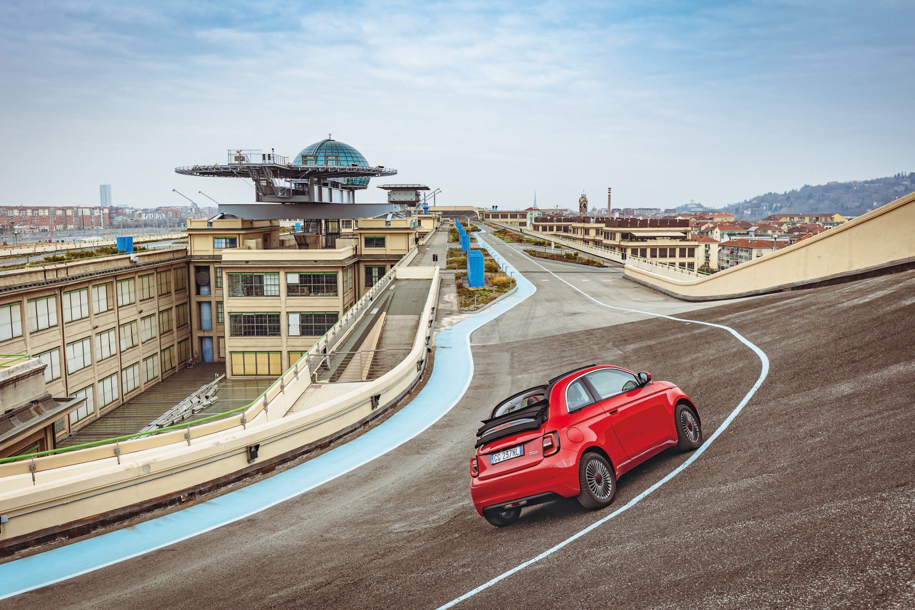 Nowy Fiat 500 Cabrio Red w Lingotto (2022)