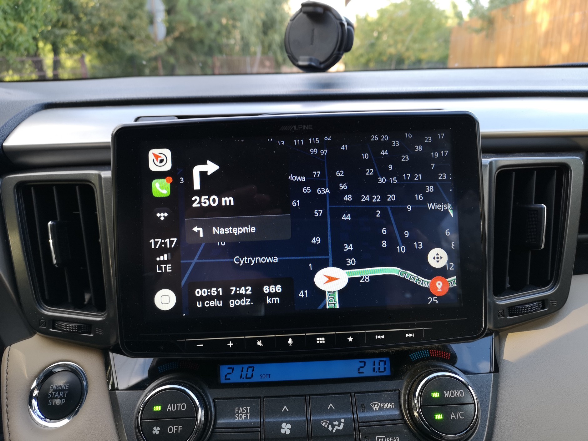 Yanosik w CarPlay