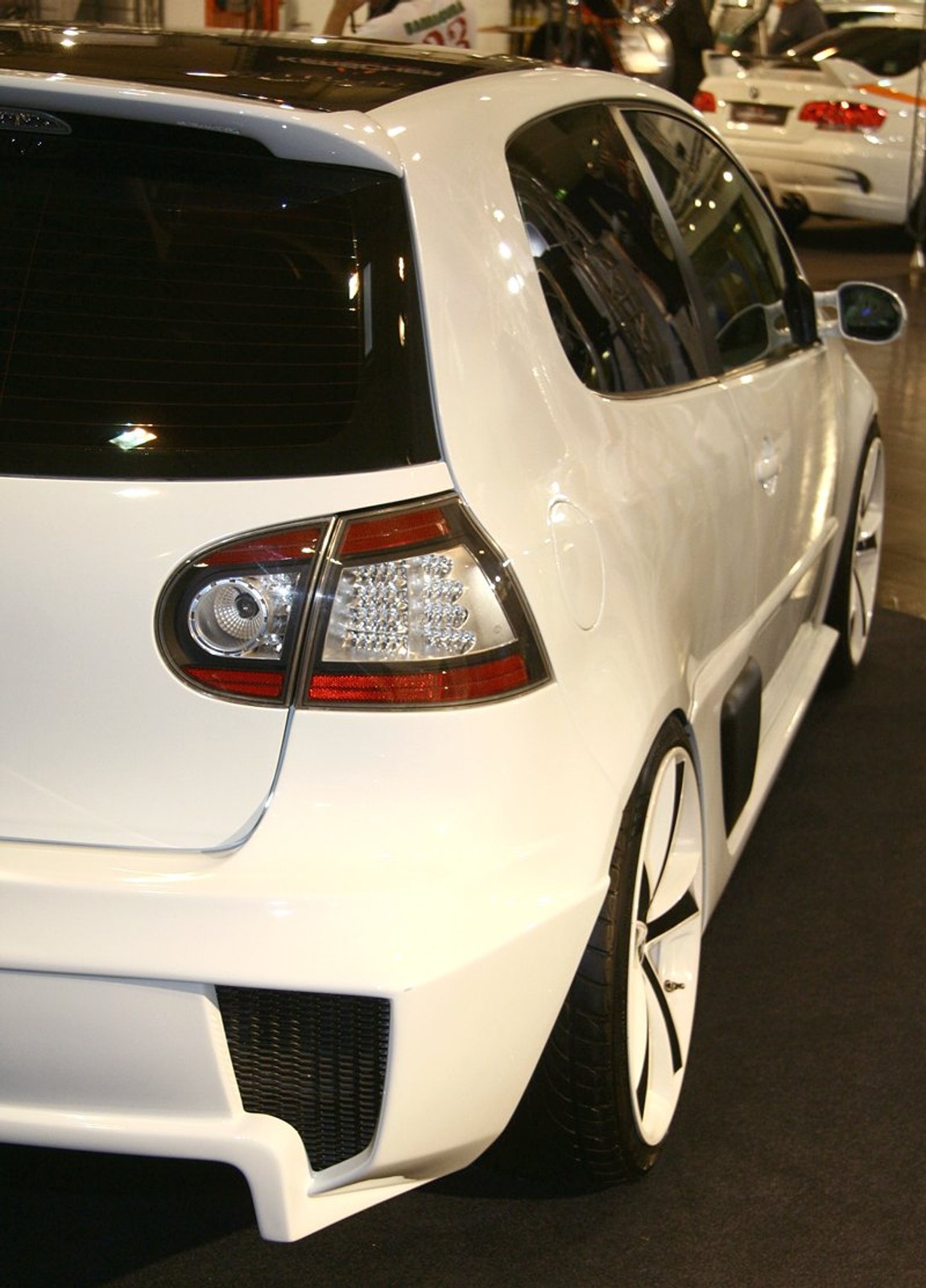 Essen Motor Show 2007: Spoilery, bajery, kilowaty (fotogaleria 4)