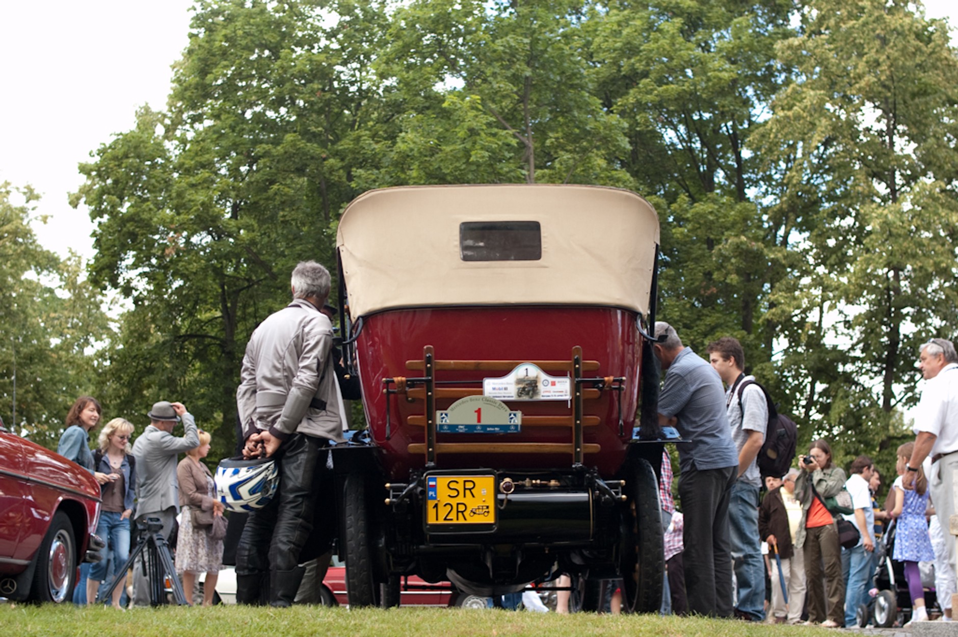 Klasyczne Mercedesy w Wilanowie