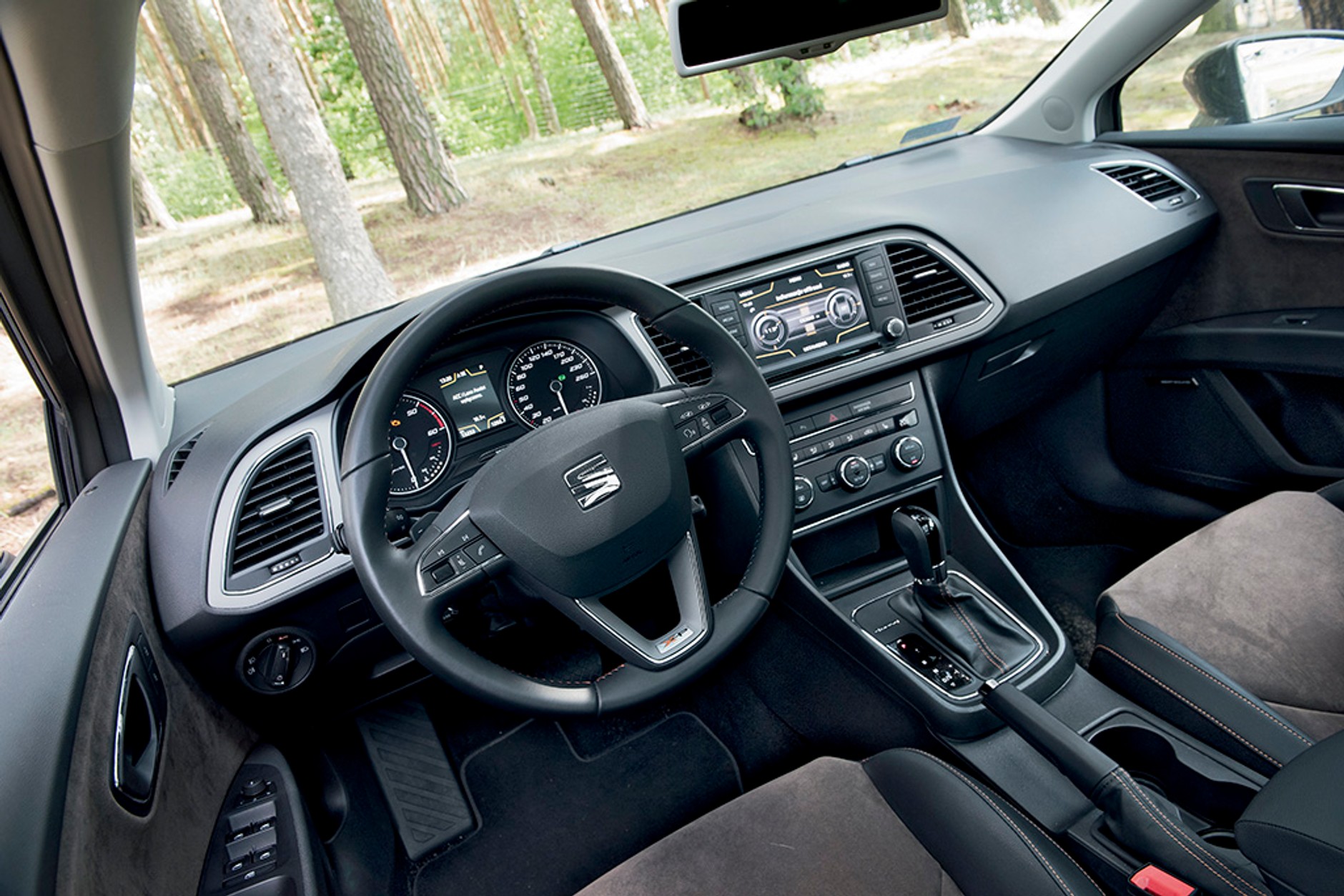 Uterenowione kombi - Seat Leon X-Perience kontra Skoda Octavia Scout i Volkswagen Golf Alltrack