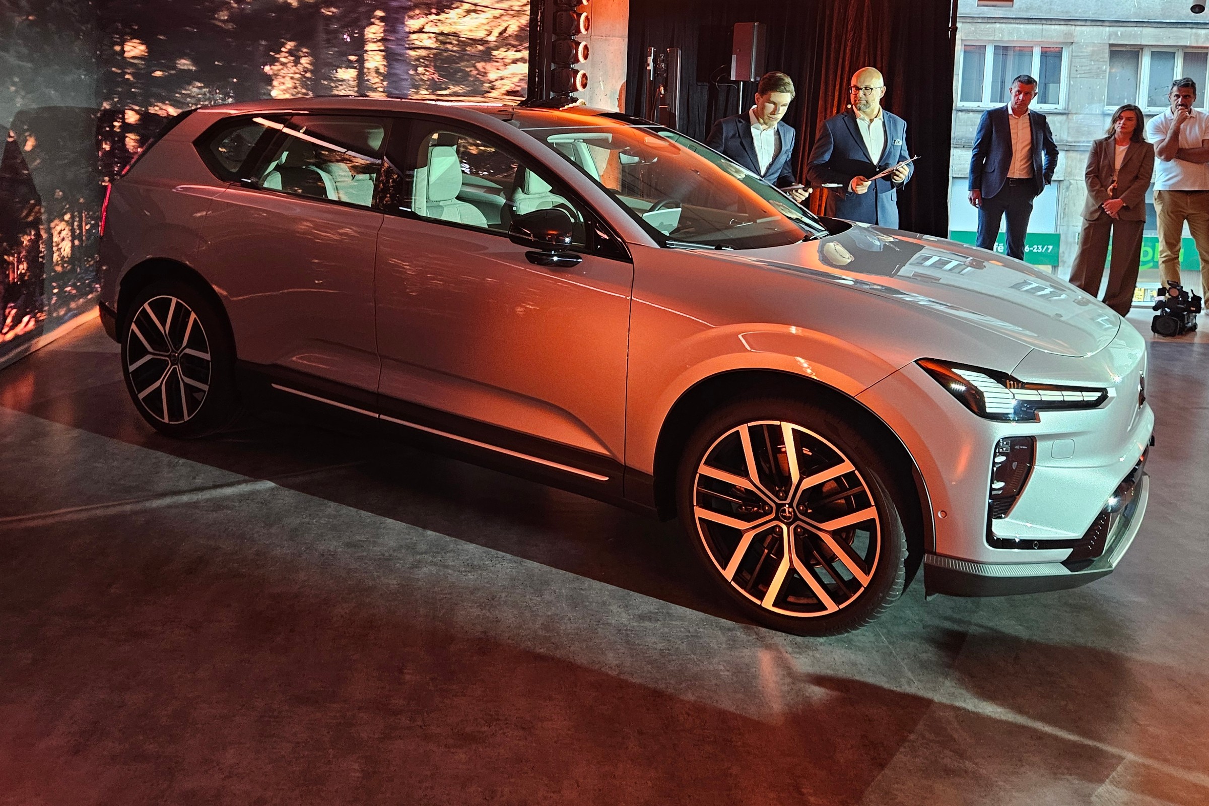 Byłem na premierze Volvo EX60. Oferuje więcej od XC60, ale...