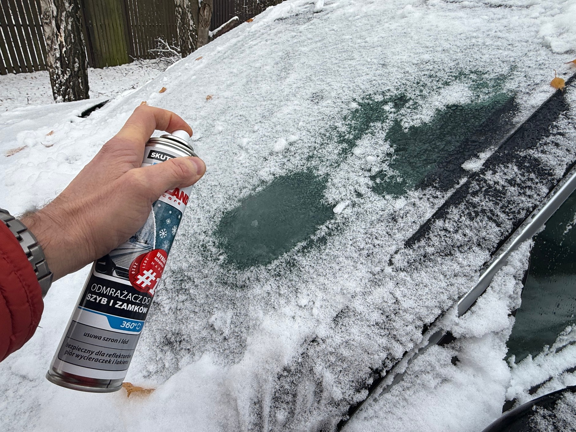 Chemiczny odmrażacz do szyb