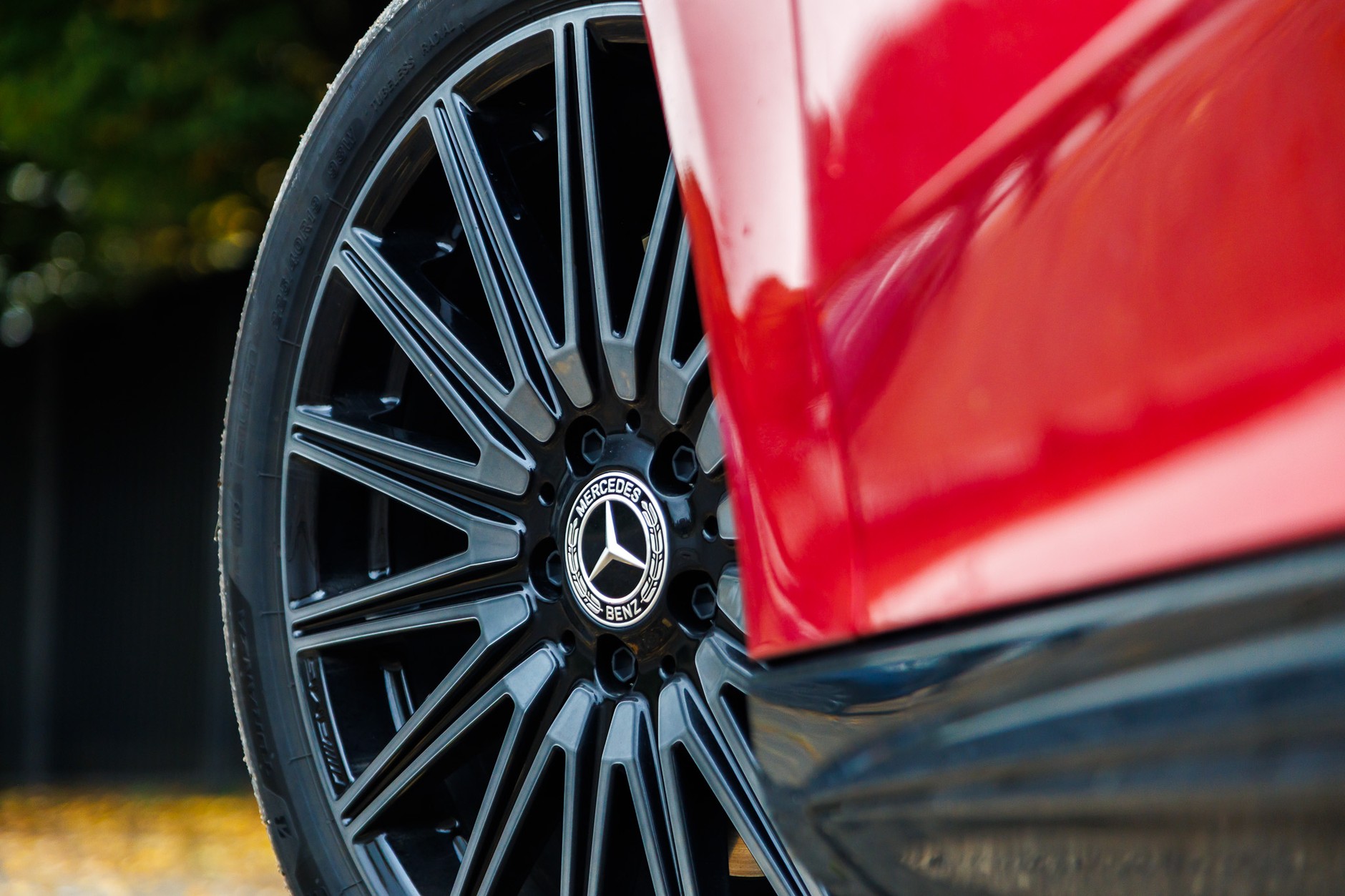 Mercedes CLA 250+ ma bardzo uniwersalnie zestrojone zawieszenie