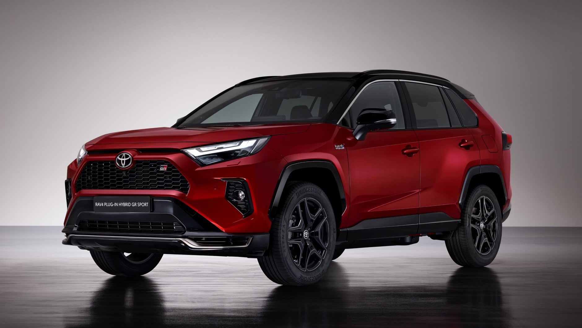 Toyota RAV4 (piąta generacja; od 2018 r.): najczęściej rejestrowana nowa Toyota w Polsce w maju 2024 r.