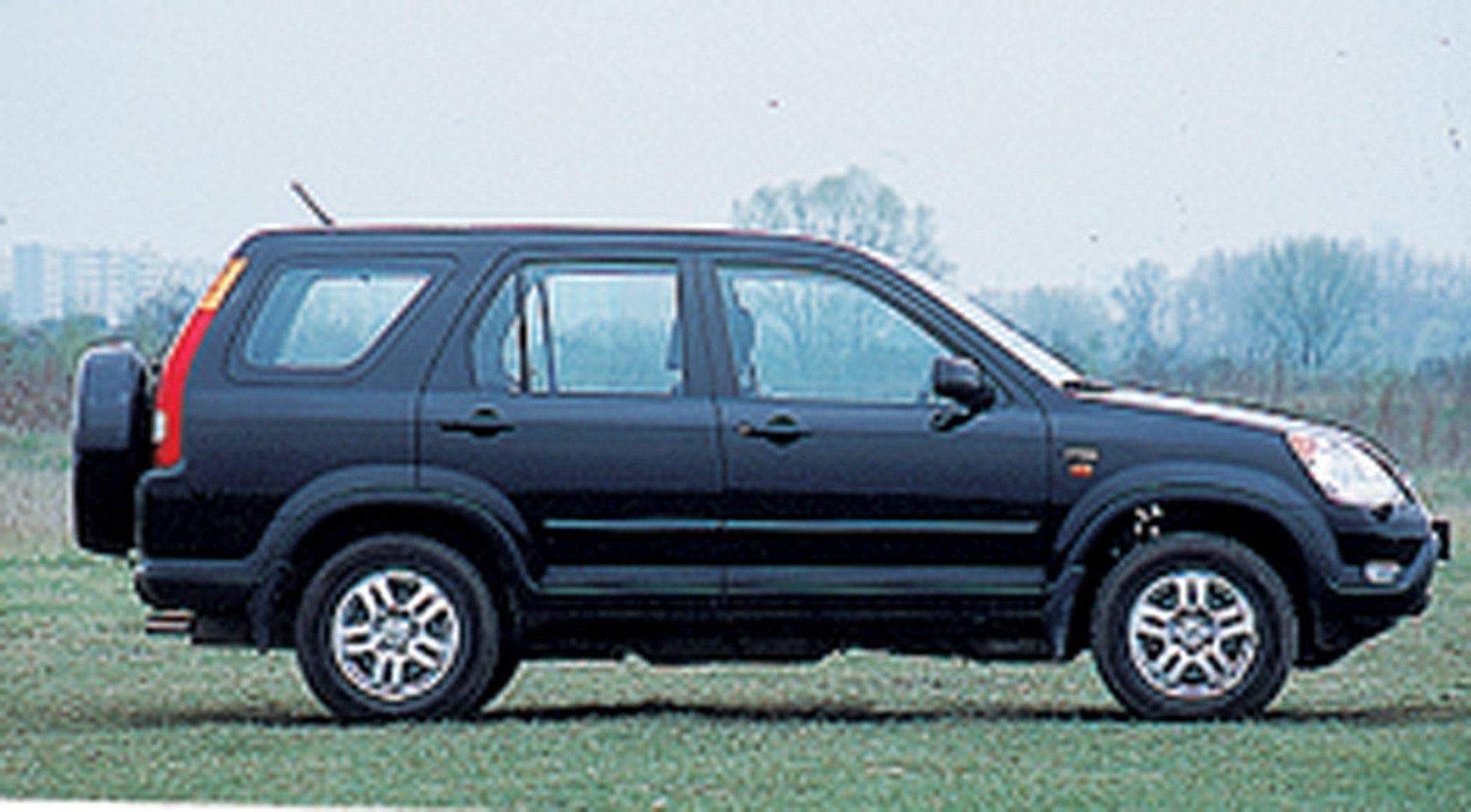 Honda CR-V kontra Nissan X-Trail i Toyota RAV4: pojedynek na szczycie