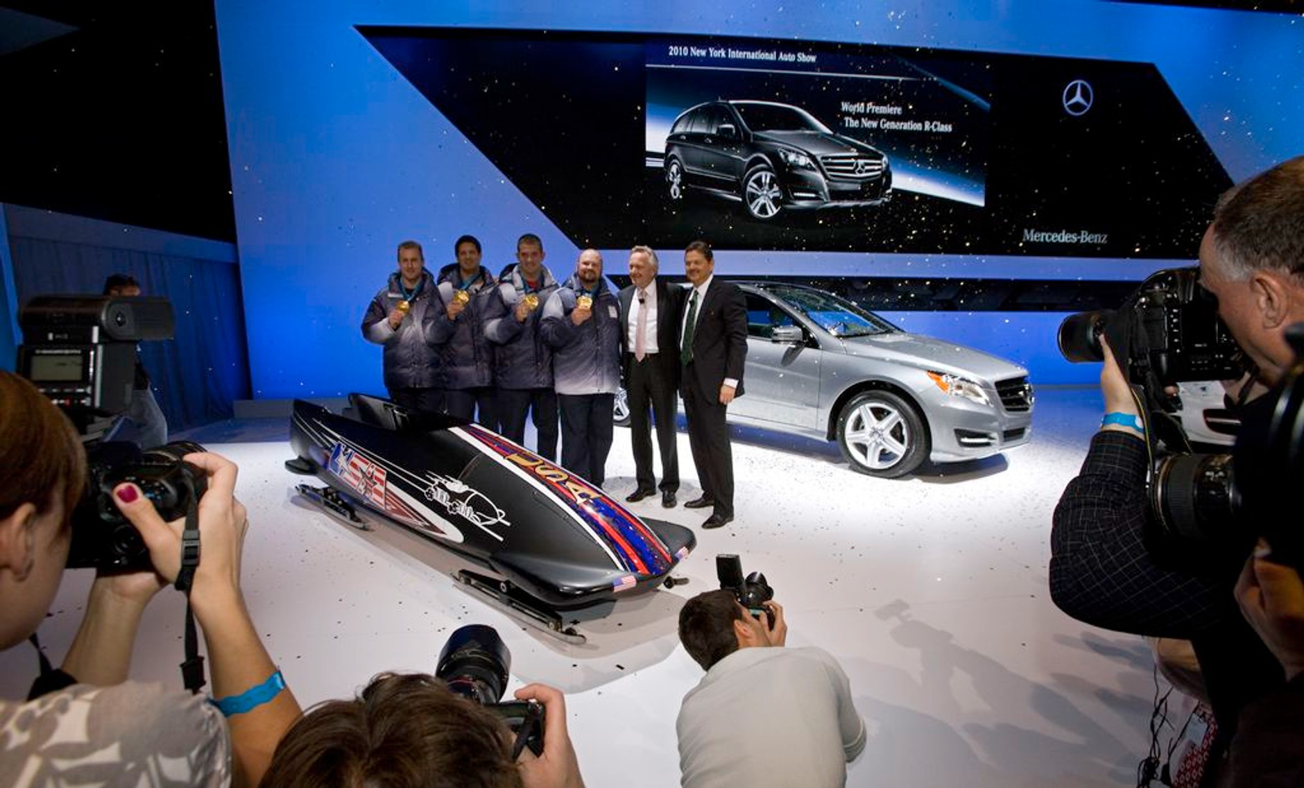 Nowy Jork 2010: Mercedes-Benz  Klasa R z nową twarzą