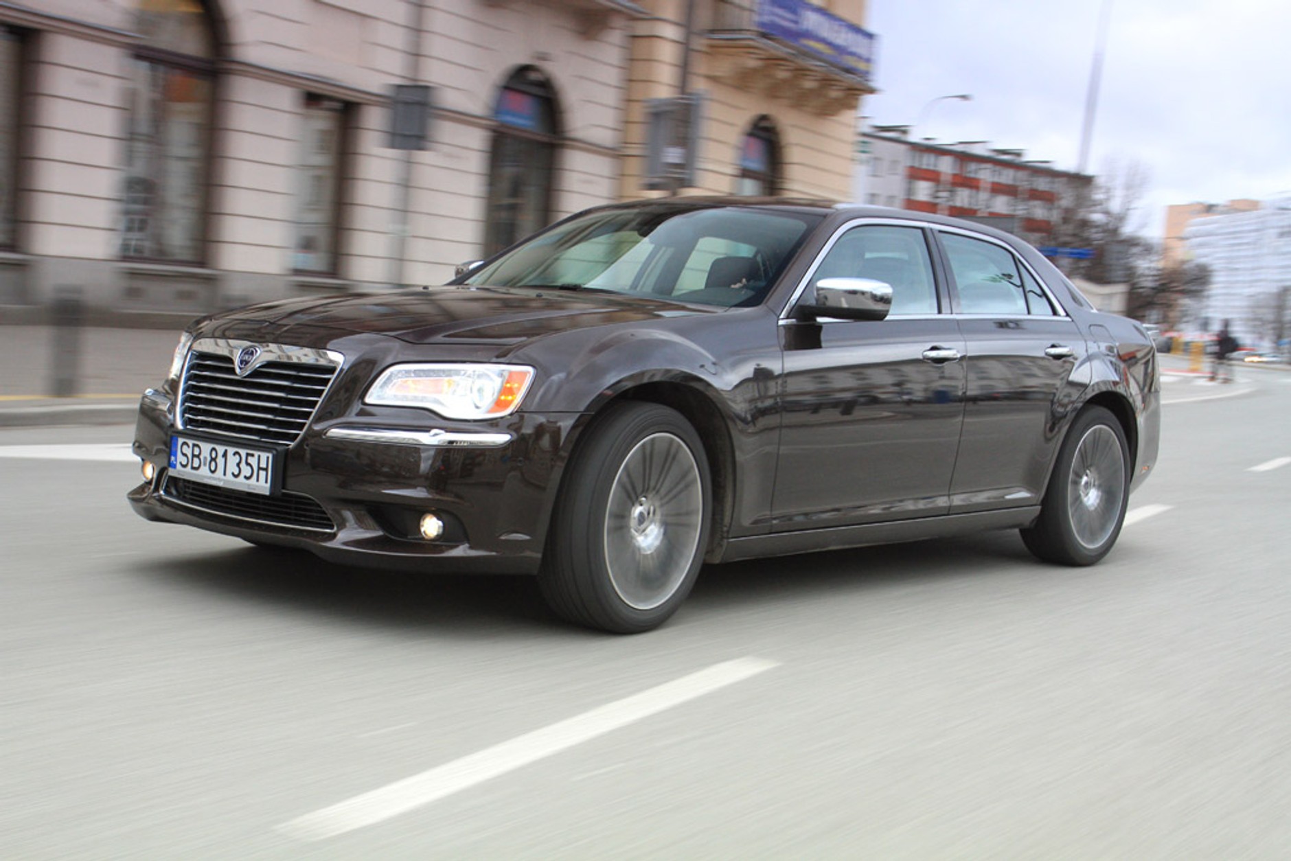 Test Lancii Thema: męski typ, damskie logo