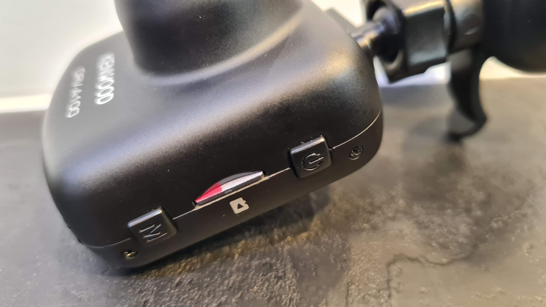 Kenwood DRV-A100 miejsce na kartę