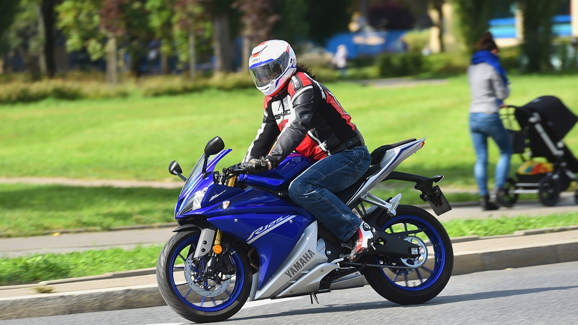 Yamaha YZF-125 2017 w jeździe