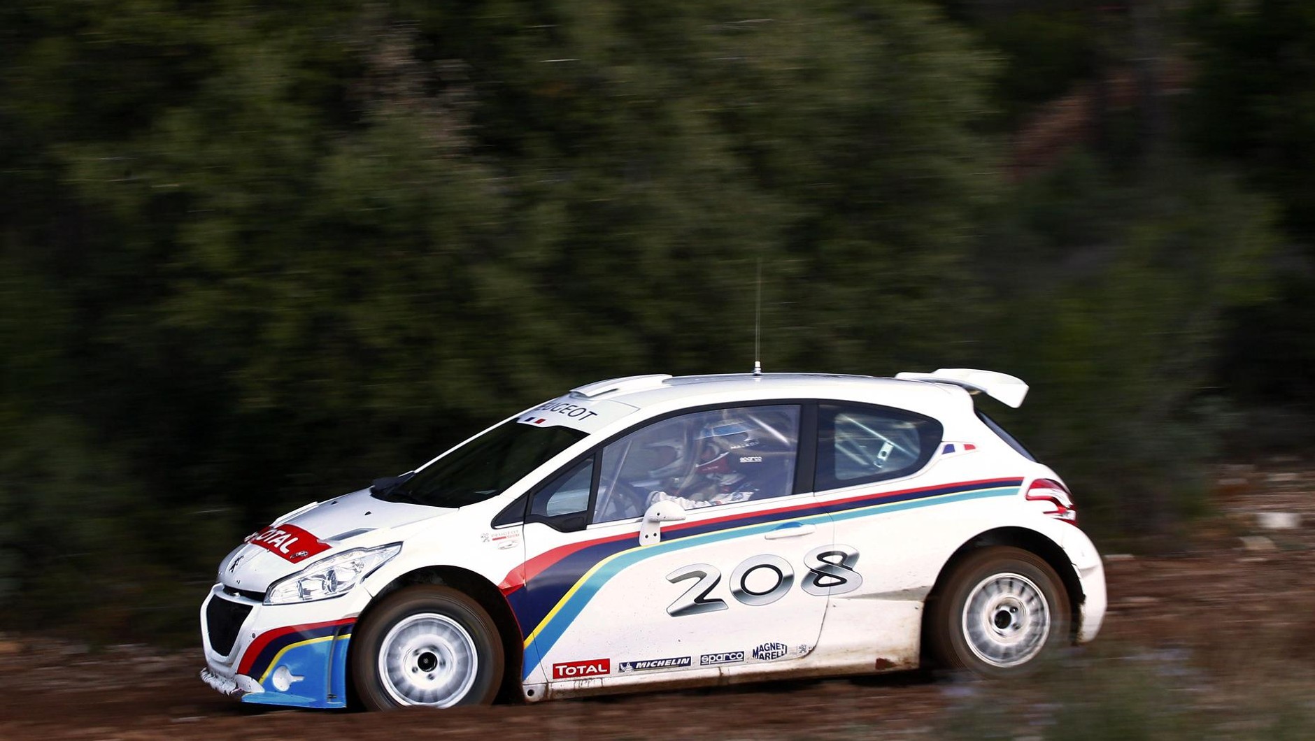 Pierwsze testy Peugeot 208 R5