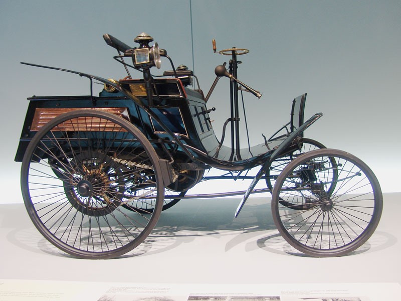 Mercedes-Benz Muzeum: 120 lat historii na 9 piętrach - 1. część (galeria)