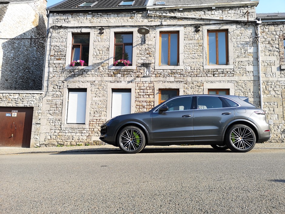 Porsche Cayenne Tubro S E-Hybrid