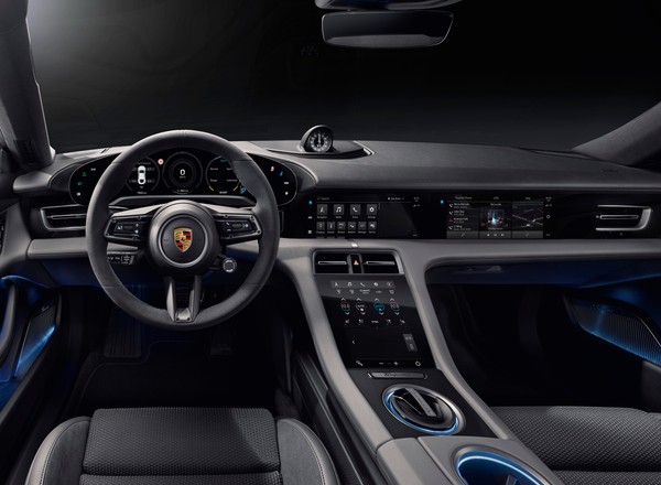 Porsche Taycan prawie bez tajemnic. Poznaliśmy go z bliska