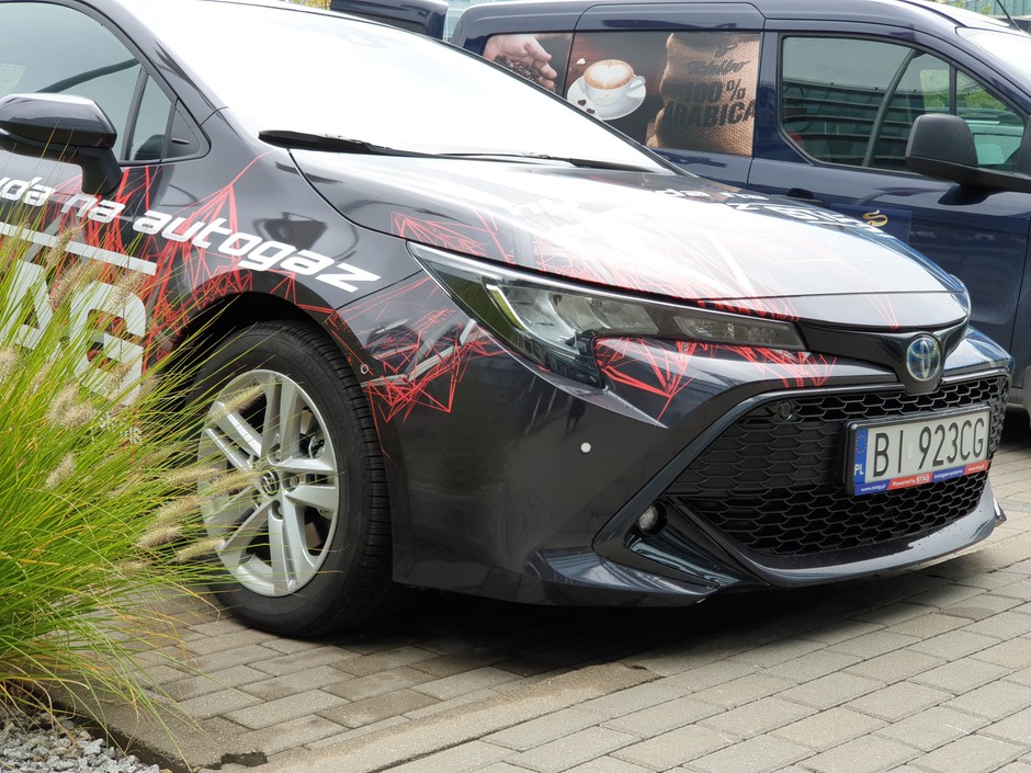 Toyota Corolla Hybrid z instalacją gazową STAG - marzenie taksówkarza?
