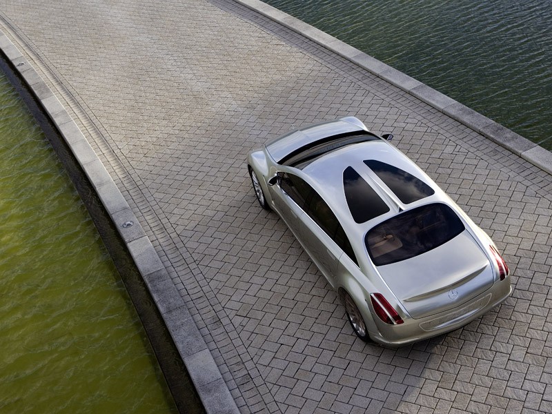 IAA Frankfurt 2007: Mercedes-Benz F700 – mistyczna nowoczesność