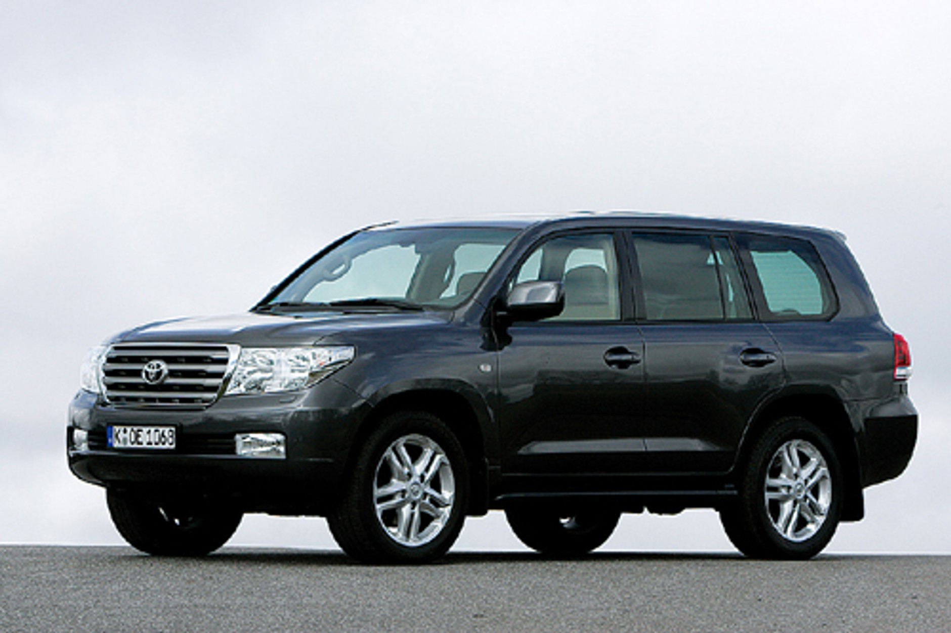 Toyota Land Cruiser V8 4.5 d-4d kontra Audi Q7 4.2 tdi, Mercedes GL 420 CDI i Range Rover TDV8 - Arystokracja w terenie