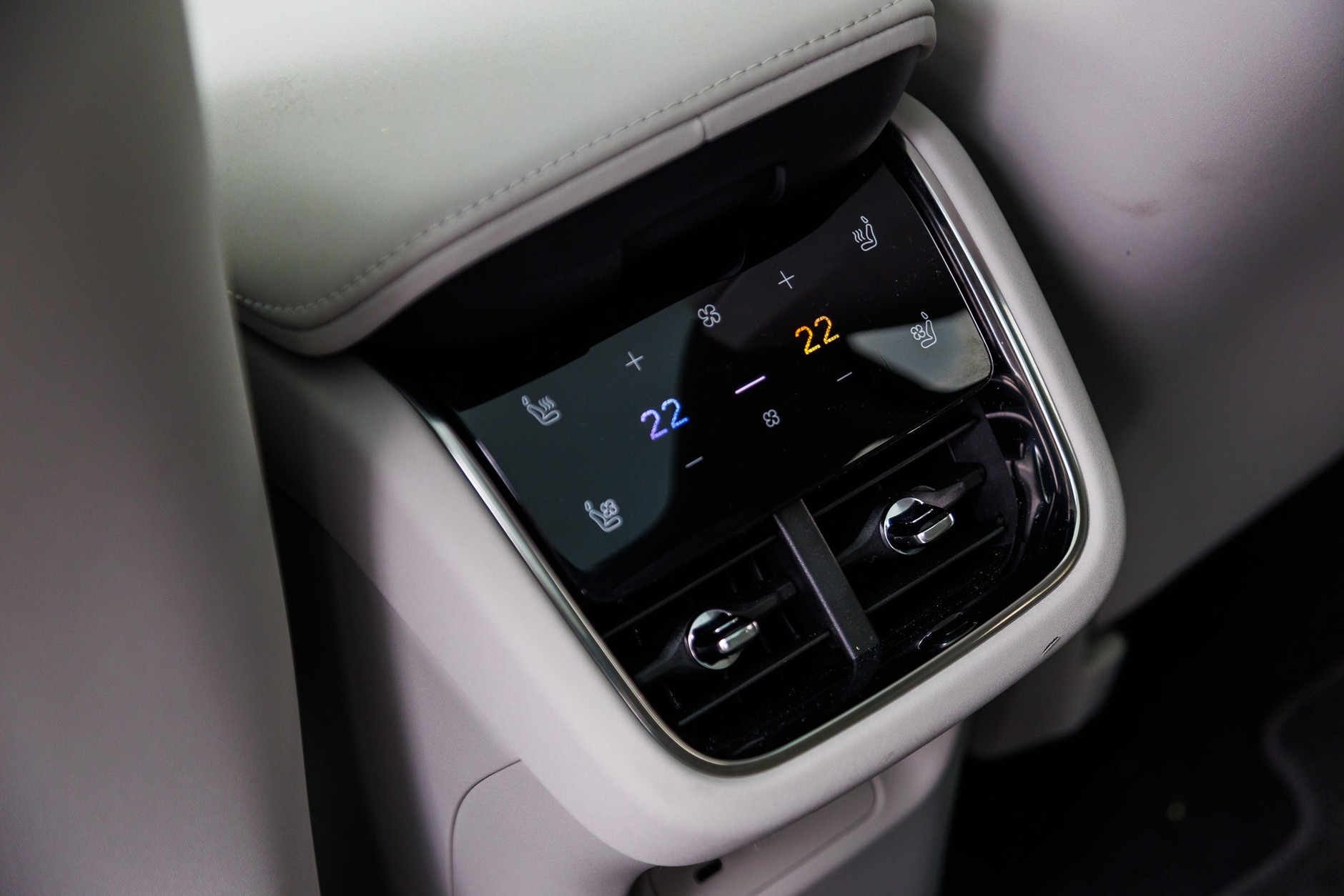 Volvo ES90