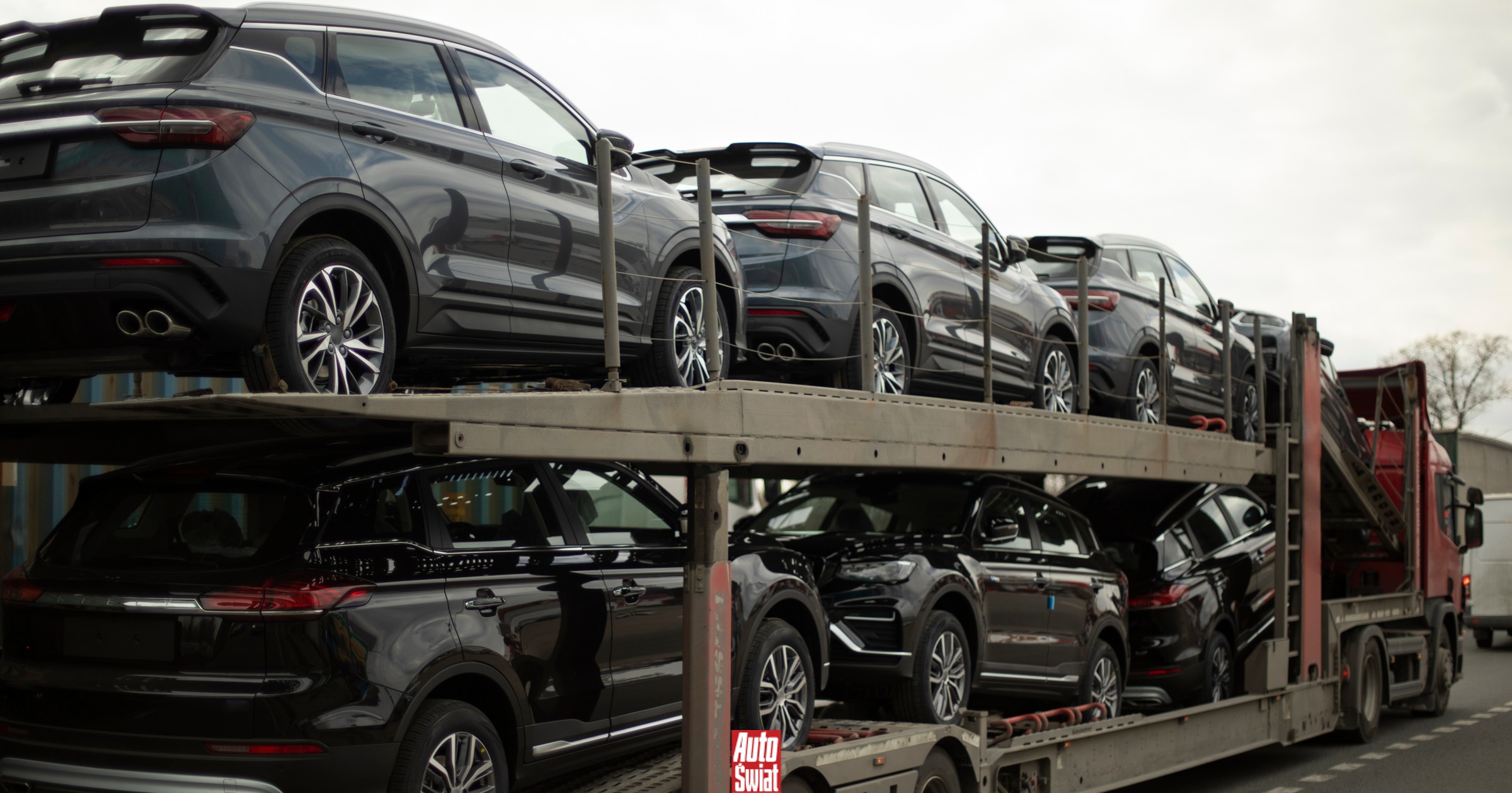 Ukraińcy masowo importują auta z USA. Wyróżnia się jedna marka