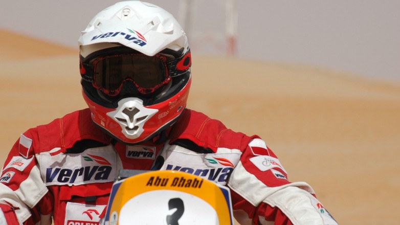 Abu Dhabi Desert Challenge 2010: zmienne szczęście Polaków - Przygoński wygrywa, Czachor zyskuje