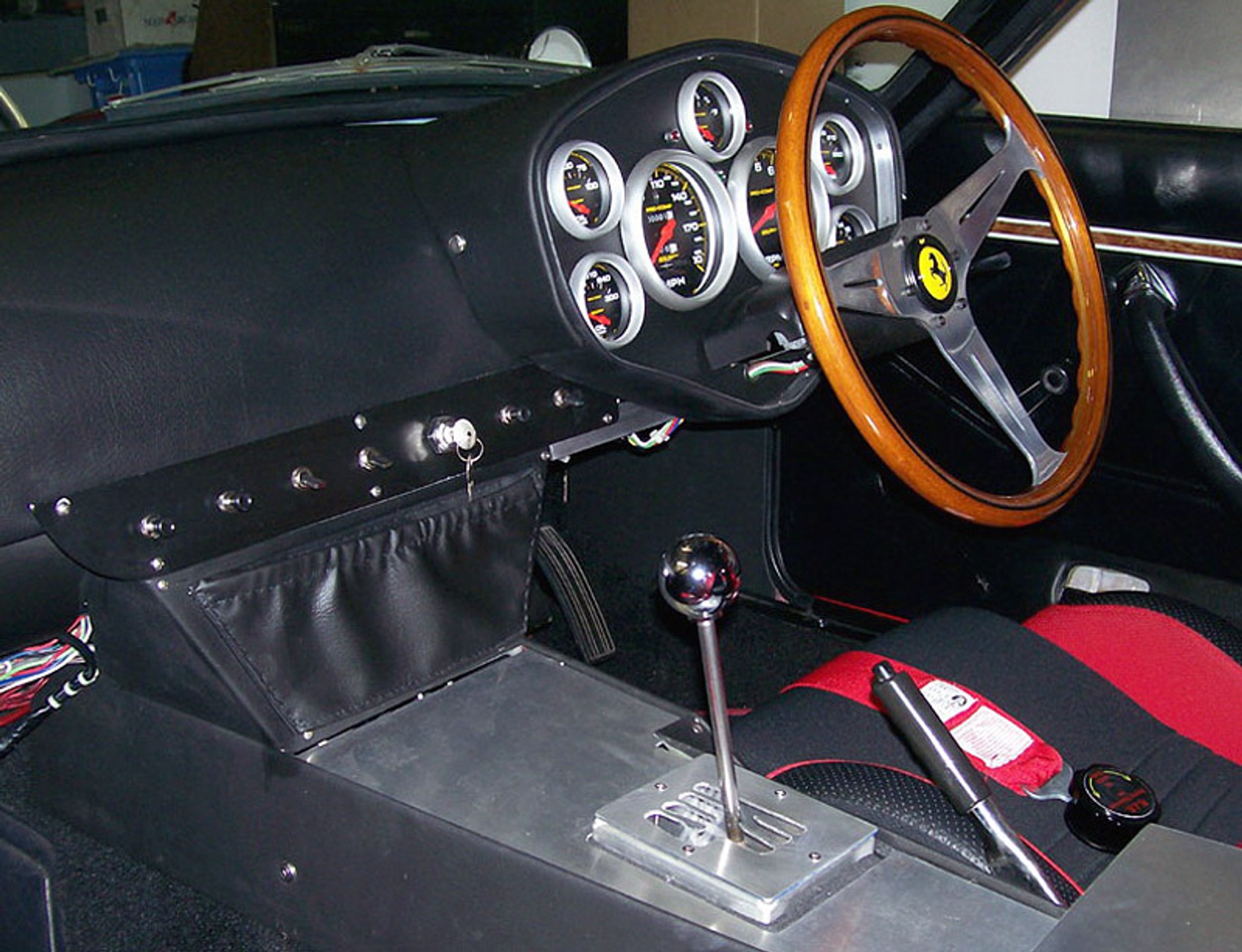 Ferrari 250 GTO na bazie Nissana 280 Z z silnikiem BMW