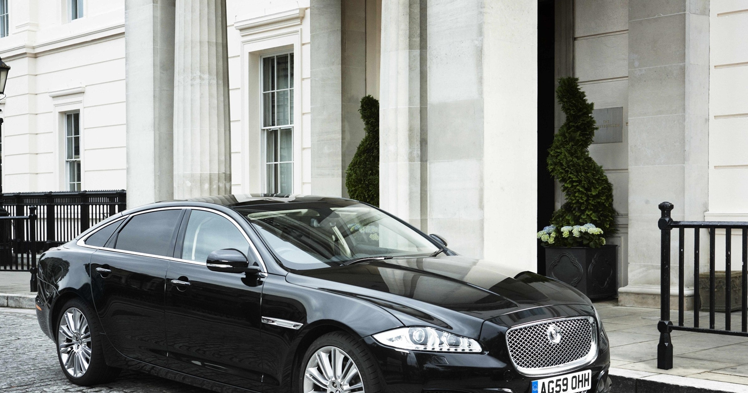 Jaguar XJ