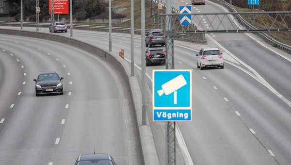 Masowo kradną fotoradary. Trop prowadzi do Rosji