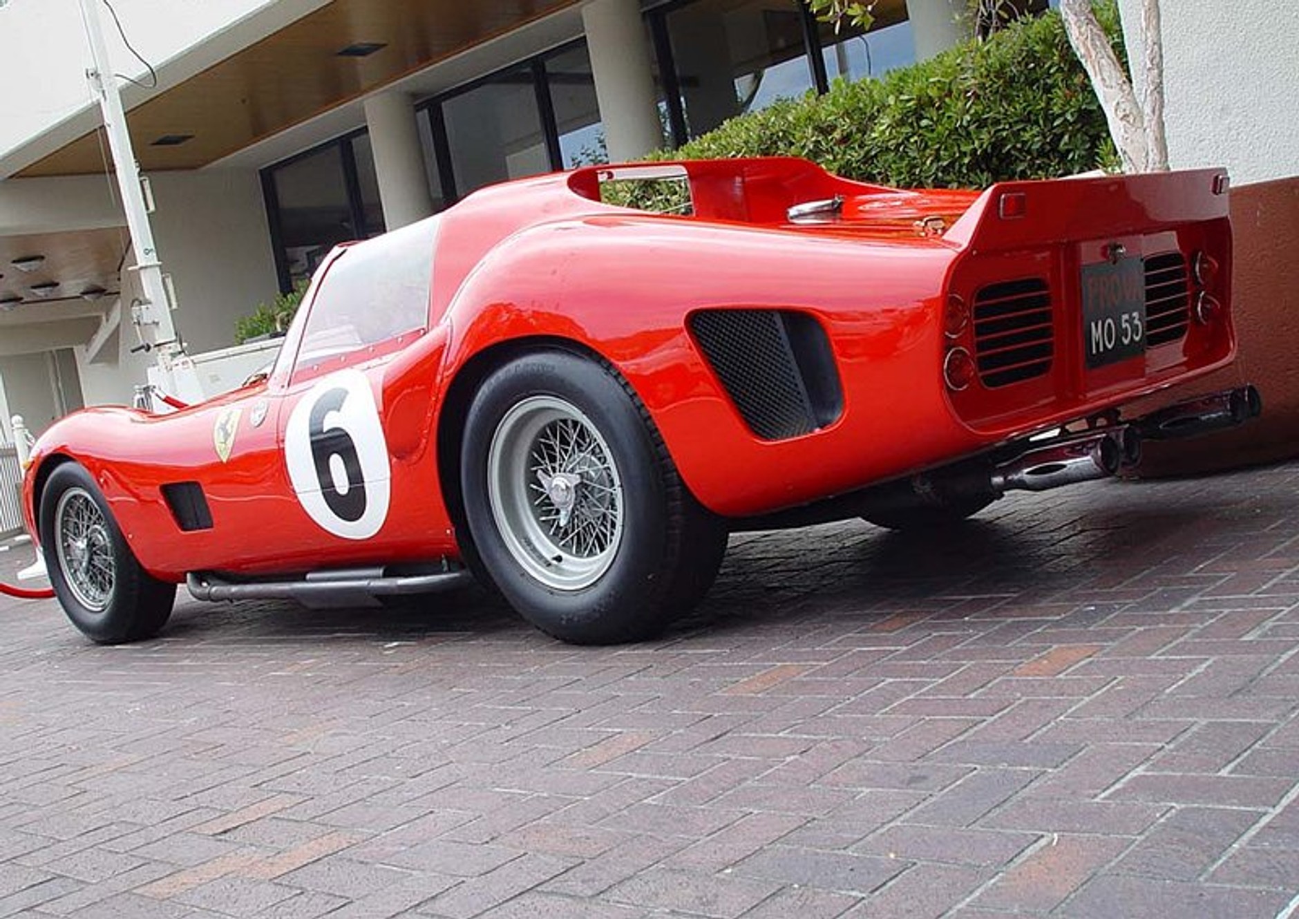 Kolejna okazja dla majętnych fanów Ferrari