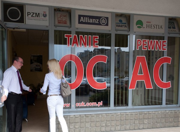 Jak tanio ubezpieczyć samochód?