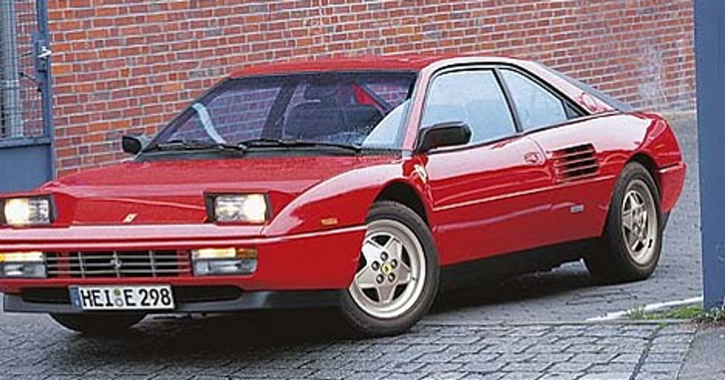 Ferrari Mondial 3.2 - Kanciasty światowiec