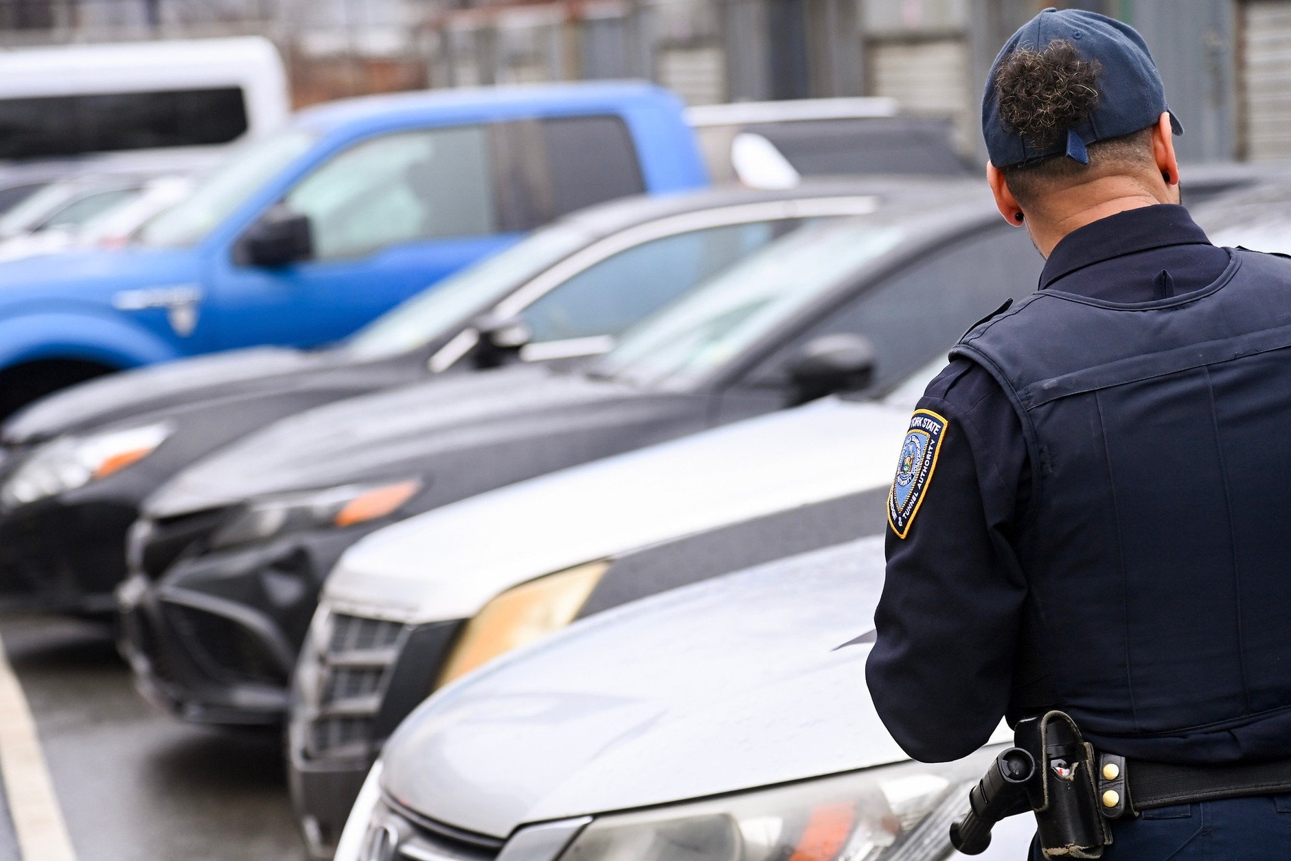 Funkcjonariusze MTA (Metropolitan Transportation Authority) z Nowego Jorku przeprowadzili akcję skierowaną przeciwko kierowcom, którzy ignorują konieczność wnoszenia opłat drogowych