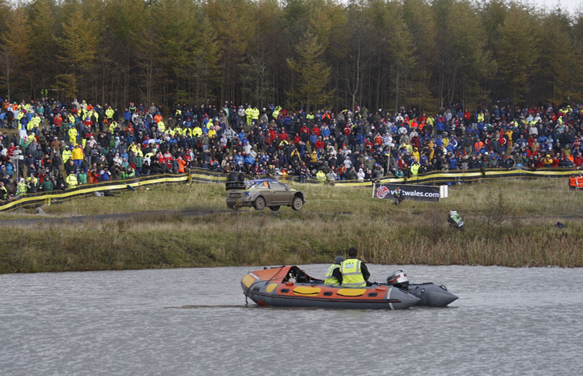 Rajd Wielkiej Brytanii 2009: mistrz świata Loeb w akcji - fotogaleria Rallyworld©Willy Weyens
