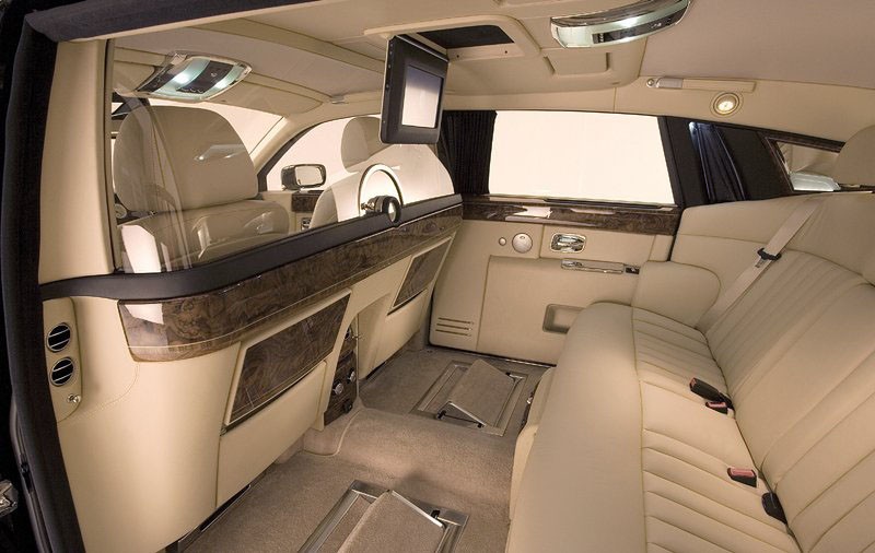 Rolls-Royce: 805 sprzedanych samochodów. Mały Rolls potwierdzony!