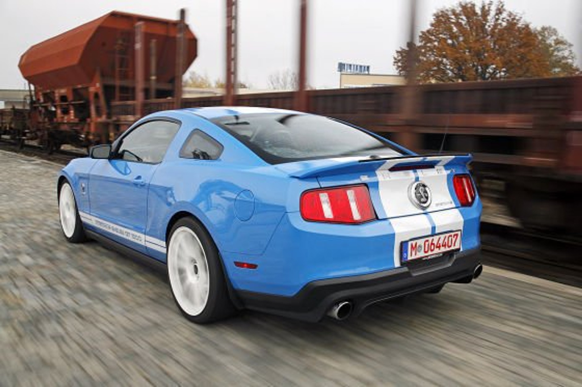 Camaro kontra Challenger i Mustang - V8 po tuningu wiele potrafi