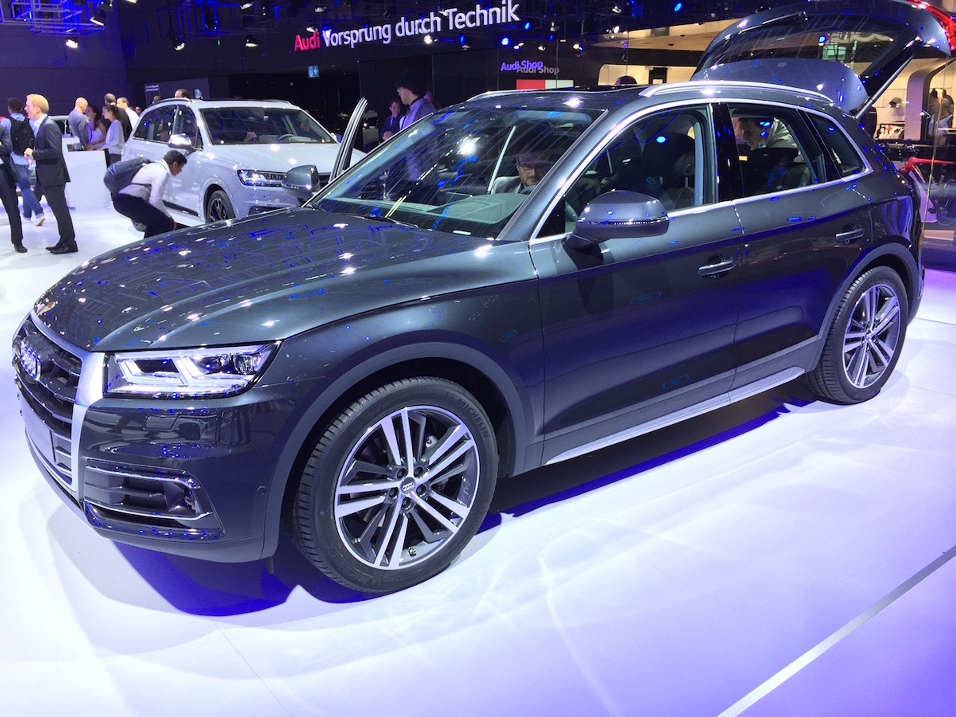 Michelin na salonie samochodowym w Paryżu