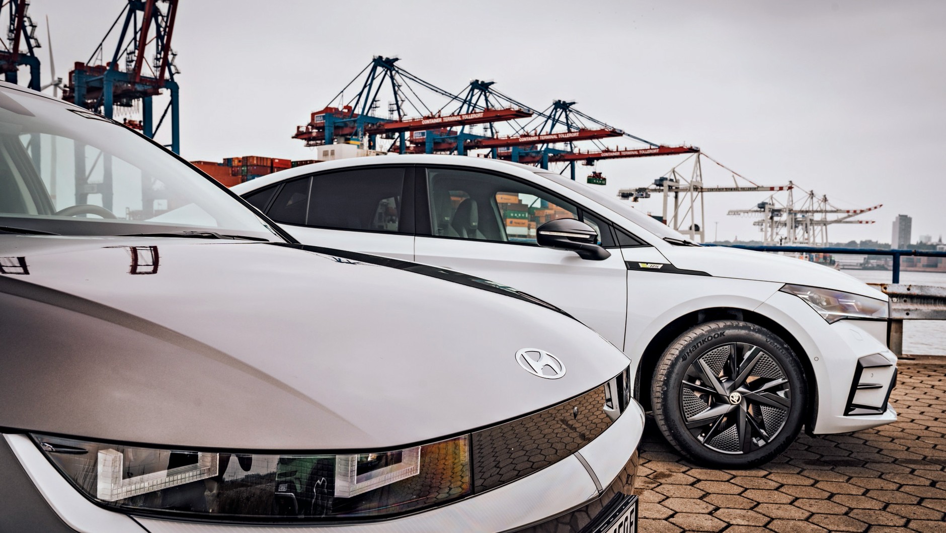 Hyundai Ioniq 5 i Skoda Enyaq Coupe 2022 - porównanie