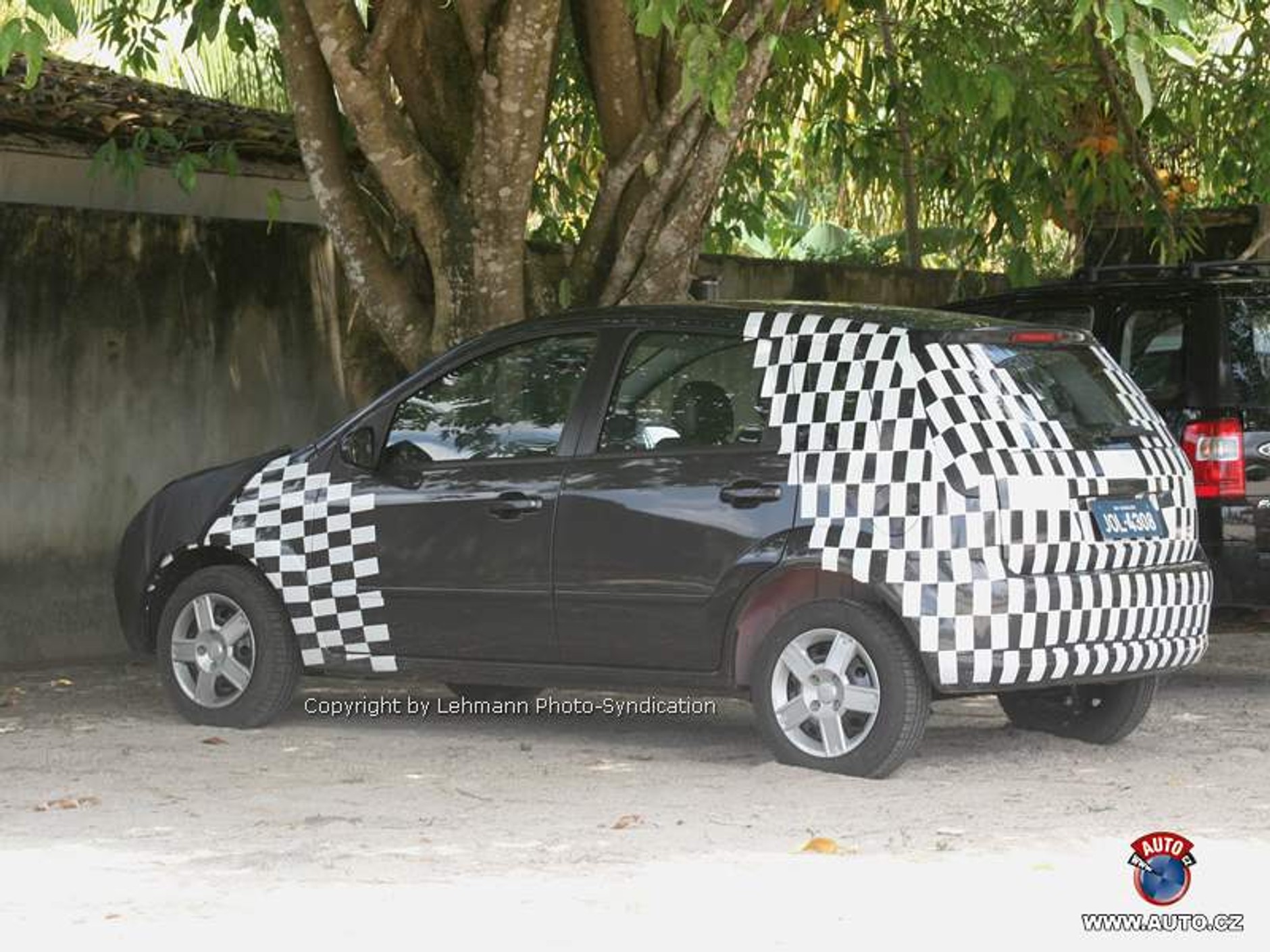 Zdjęcia szpiegowskie: nowy Ford Fiesta