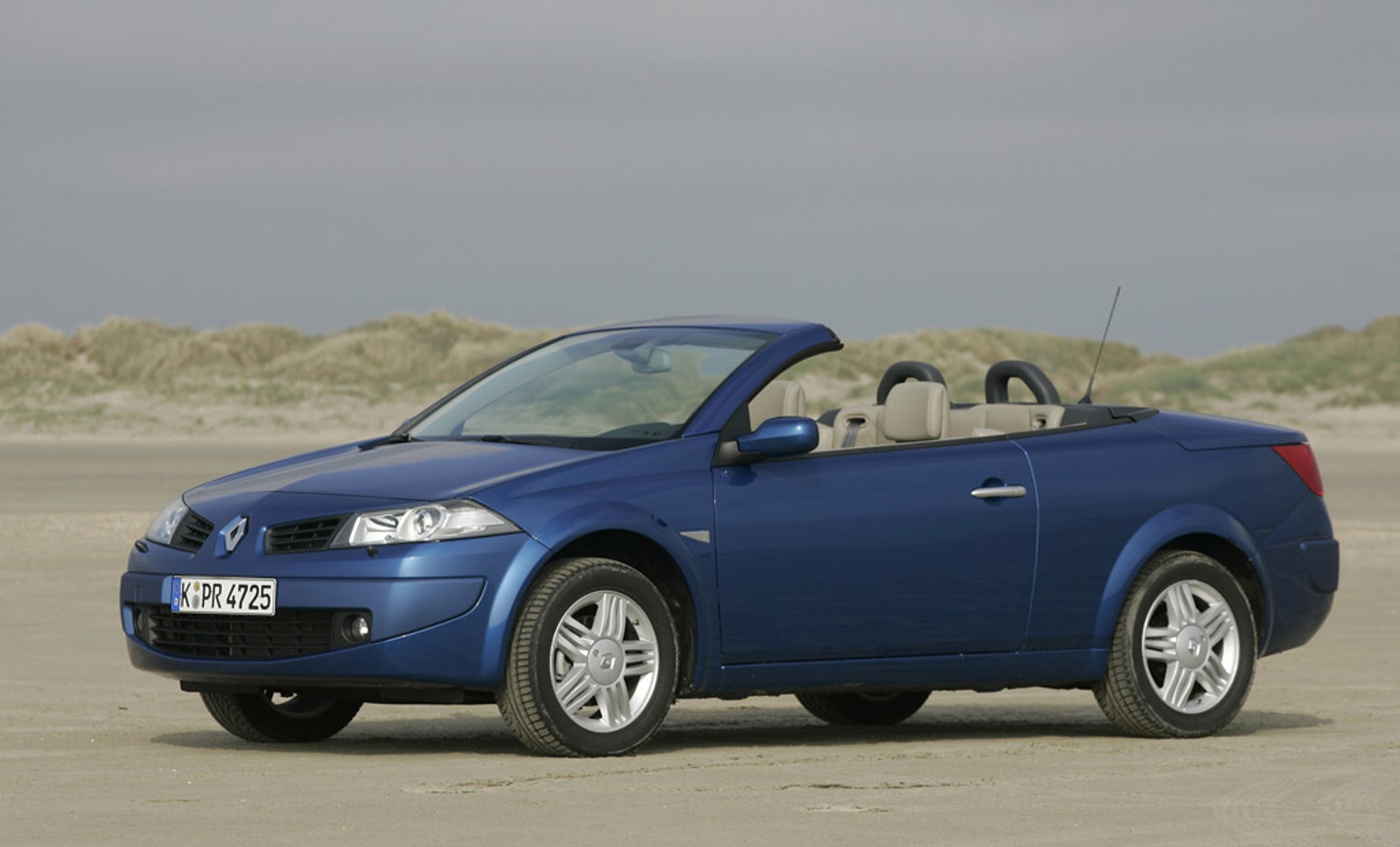 Przyszła wiosna, czas na cabrio! Przegląd rynku używanych kabrioletów